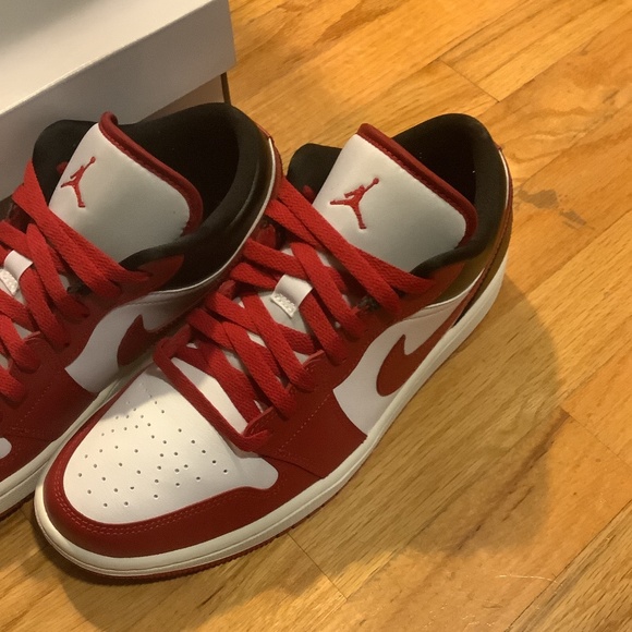 Nike Air Jordan 1 Low Gym Red Sail Mens Size 9 - Picture 5 of 13